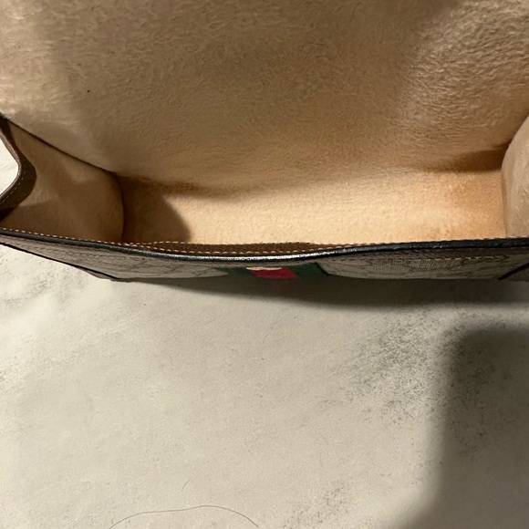 ***Sold via Merc@ri Platform*** Authentic Gucci - Picture 9 of 10